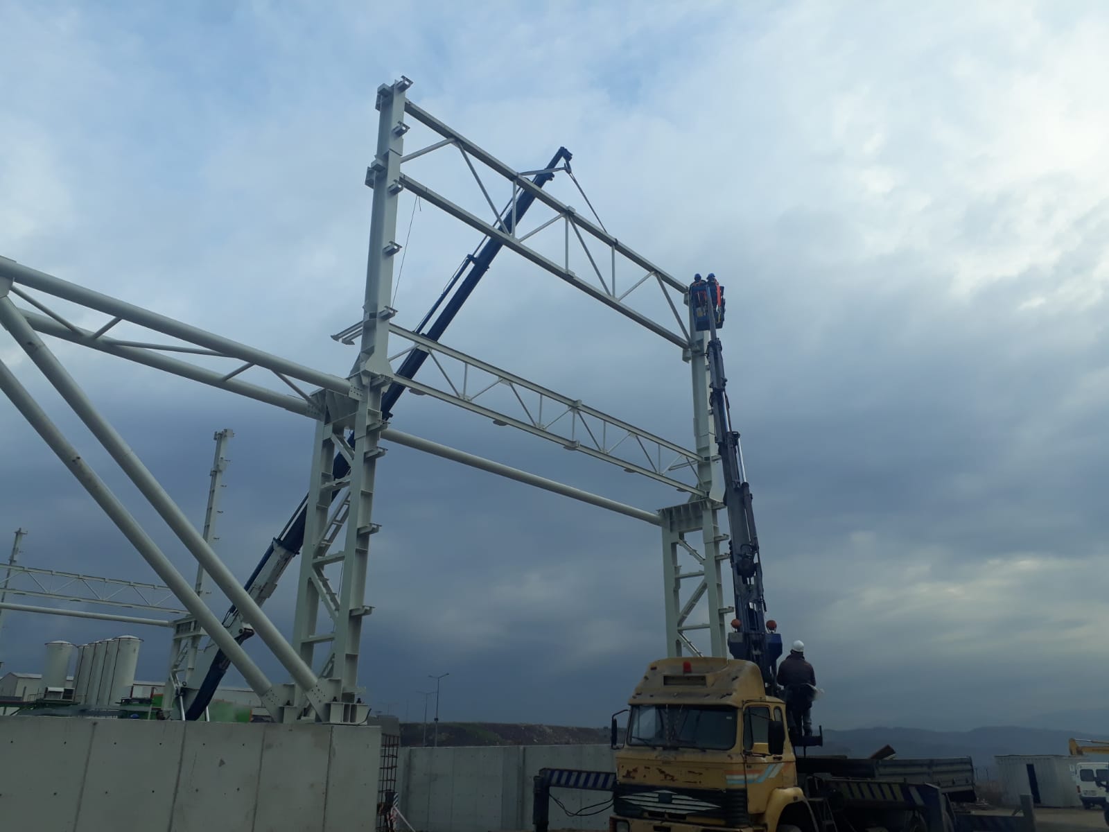 TOSYALITOYO 300 Tons